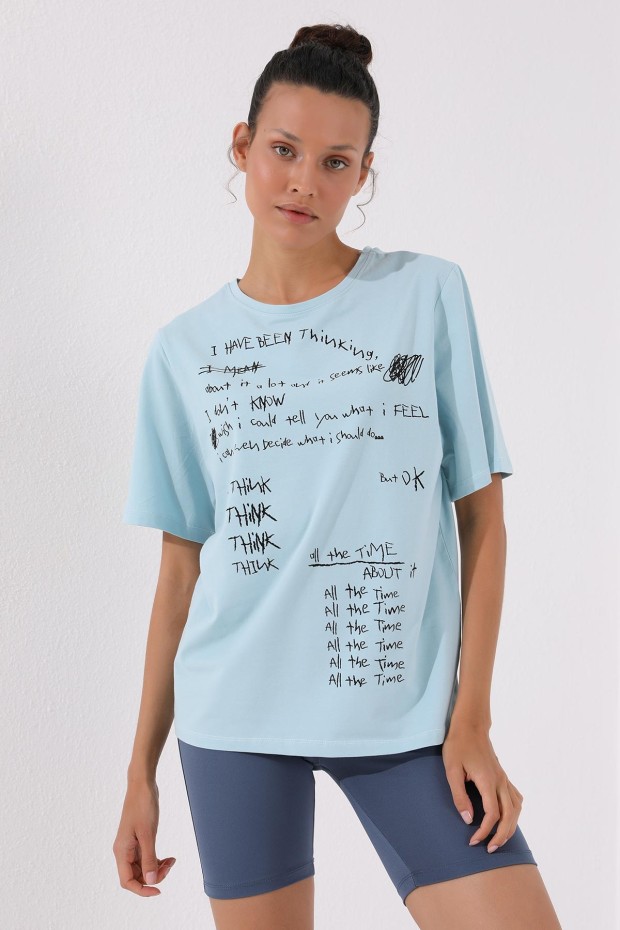 Açık Mavi El Yazısı Baskılı O Yaka Kadın Oversize T-Shirt - 97137