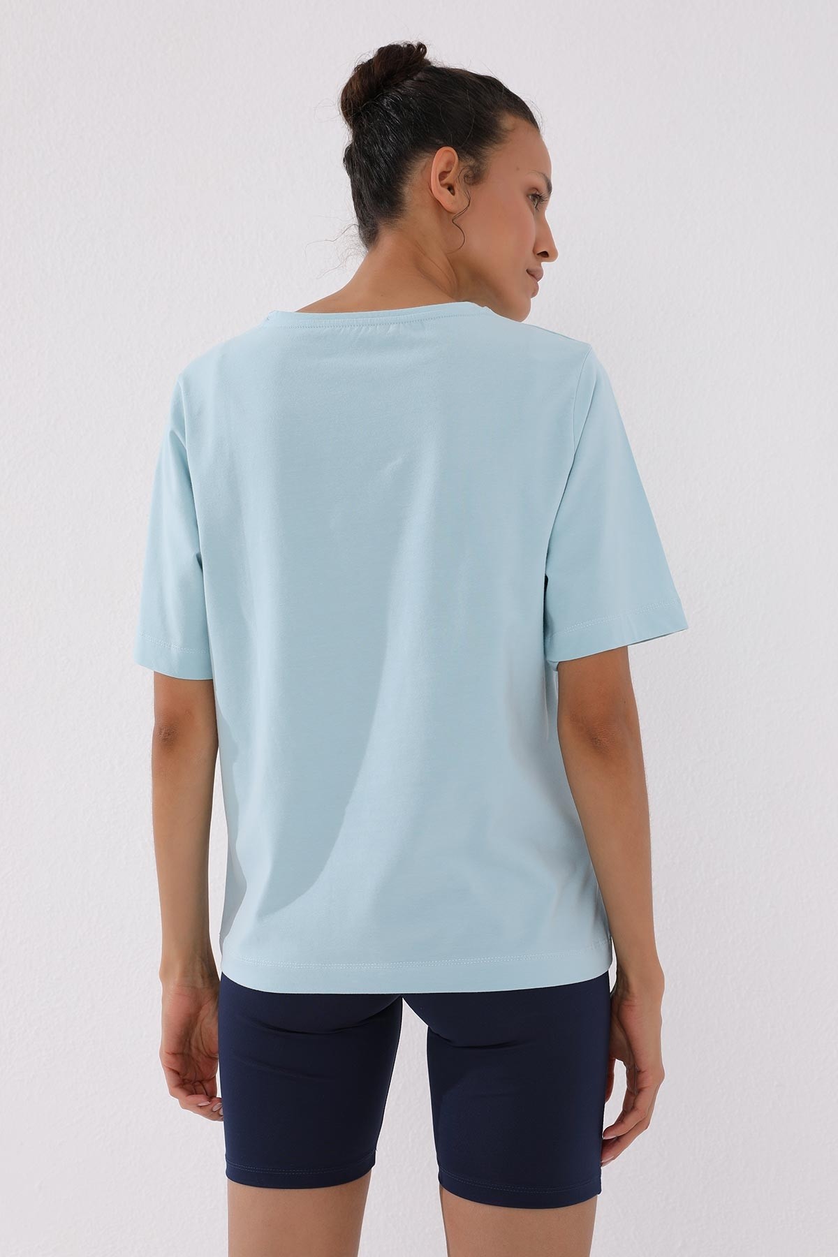 Açık Mavi Pembe Dikey Yazı Baskılı O Yaka Kadın Oversize T-Shirt - 97138