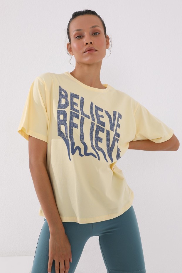 Açık Sarı Deforme Yazı Baskılı O Yaka Oversize Kadın T-Shirt - 97139