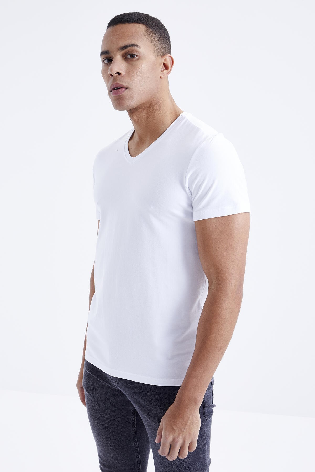 TommyLife - Beyaz Basic Kısa Kol Standart Kalıp V Yaka Erkek T-Shirt - 87912