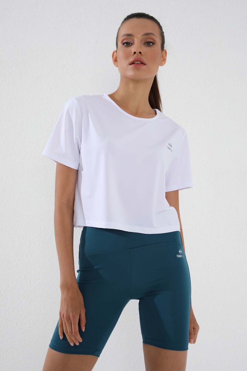 Beyaz Basic Kısa Kol Standart Kalıp O Yaka Kadın Crop Top T-Shirt - 97143 - Thumbnail