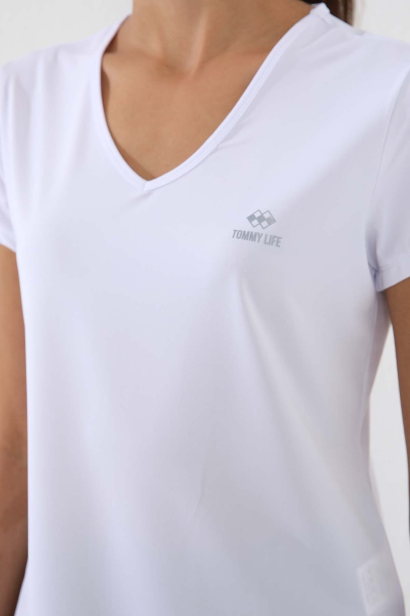 Beyaz Basic Kısa Kol Standart Kalıp V Yaka Kadın T-Shirt - 97145 - Thumbnail