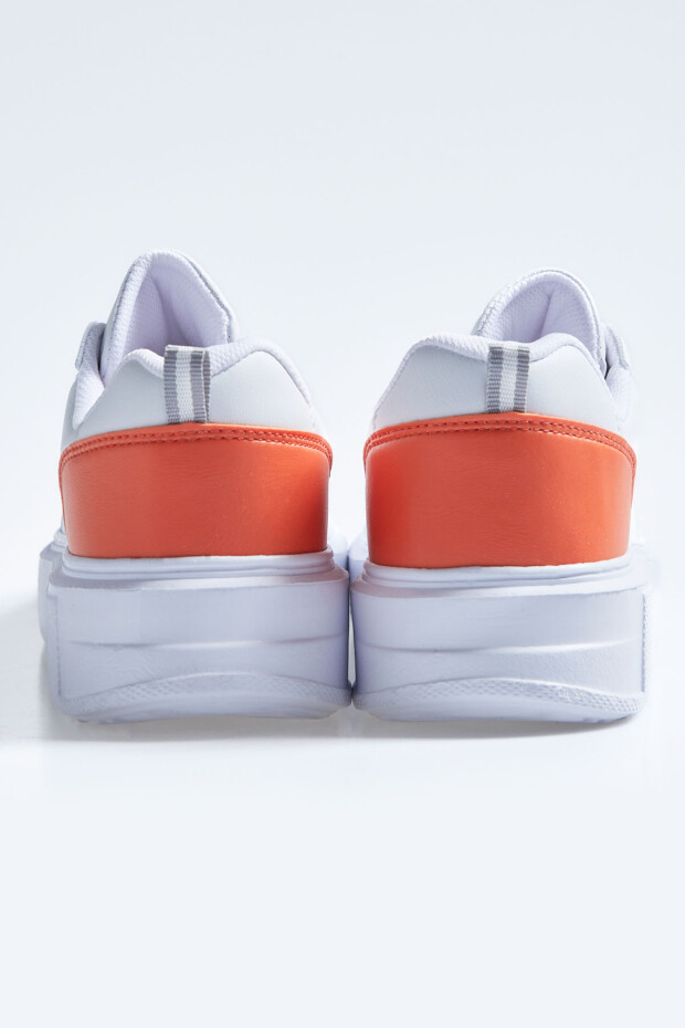 Beyaz - Kiremit Bağcıklı Rahat Kalıp Kadın Spor Ayakkabı - 89105