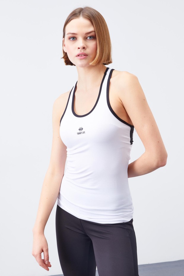 Beyaz Kolsuz Arka Yazı Detaylı Standart Kalıp Kadın Spor Atlet - 97096