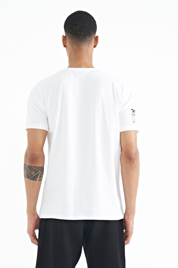 Beyaz Ön Ve Kol Baskı Detaylı Standart Form O Yaka Erkek T-shirt - 88213
