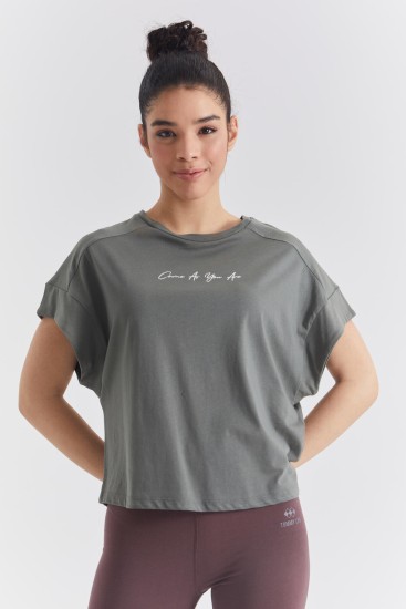TommyLife - Çağla Minimal Yazı Baskılı O Yaka Oversize Kadın T-Shirt - 97219