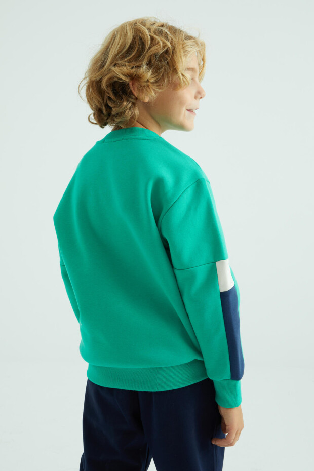 Deniz Yeşili Yazı Nakışlı Şerit Detaylı O Yaka Standart Kalıp Erkek Çocuk Sweatshirt - 10991