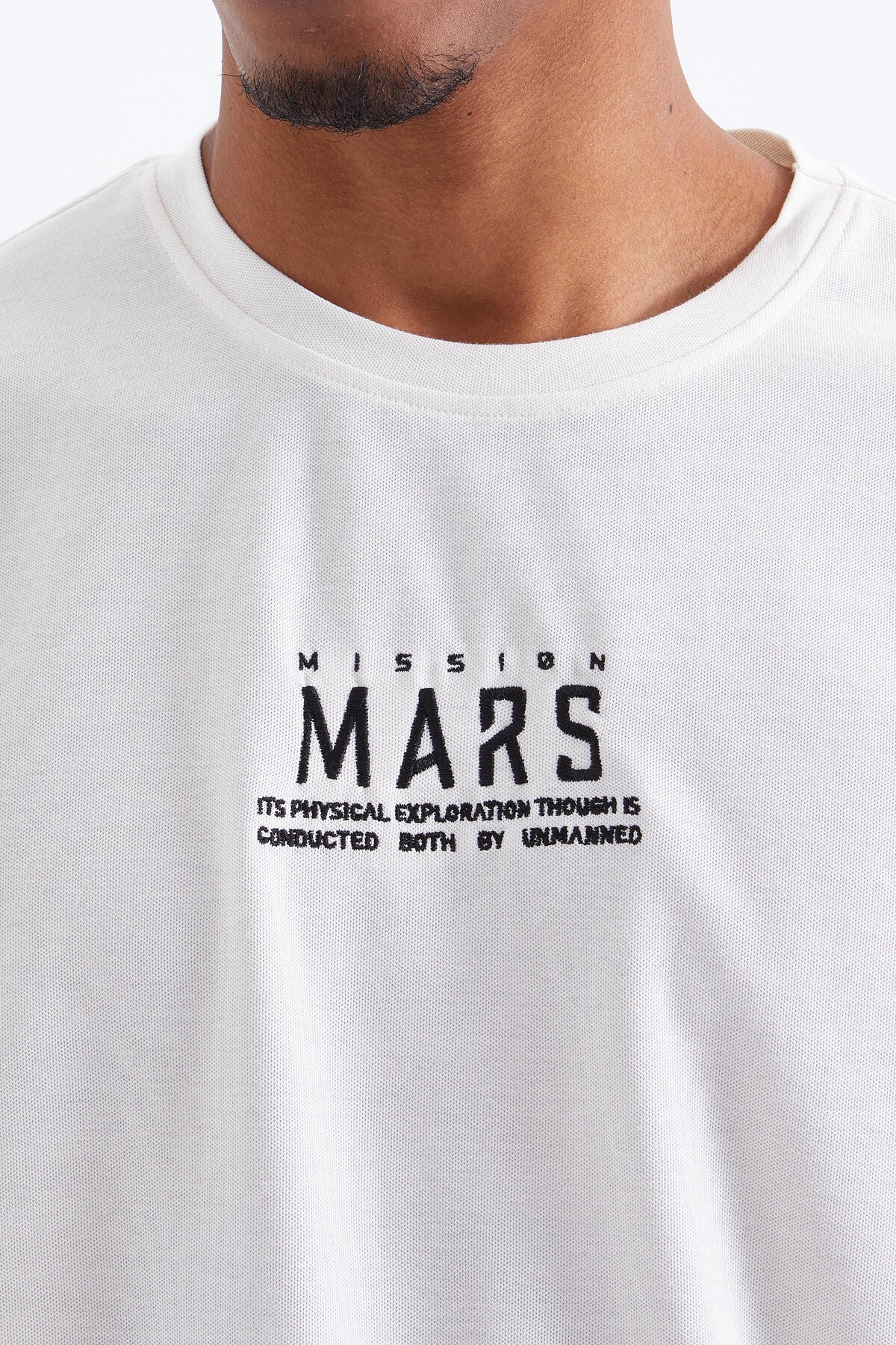Ekru Mars Yazı Nakışlı O Yaka Erkek Oversize T-Shirt - 88104