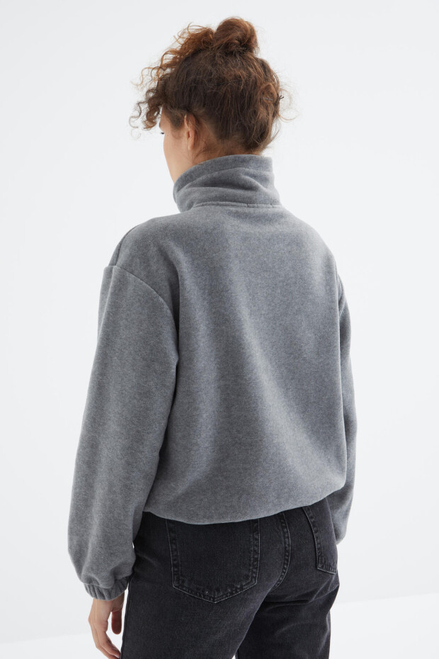 Gri Melanj Yarım Fermuar Etek Ucu Büzgülü Kadın Polar Oversize Sweatshirt - 97171