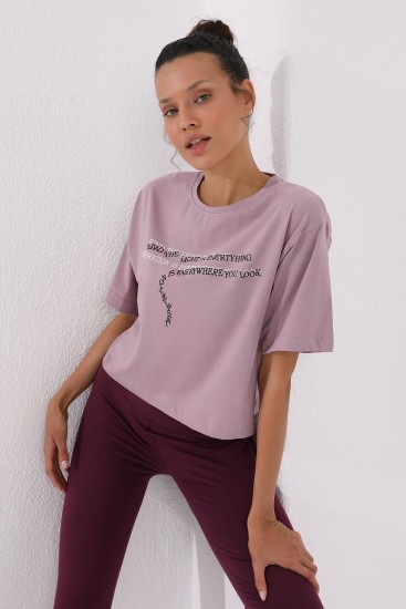 TommyLife - Gül Kurusu Yazı Baskılı Kısa O Yaka Kadın Oversize T-Shirt - 97135