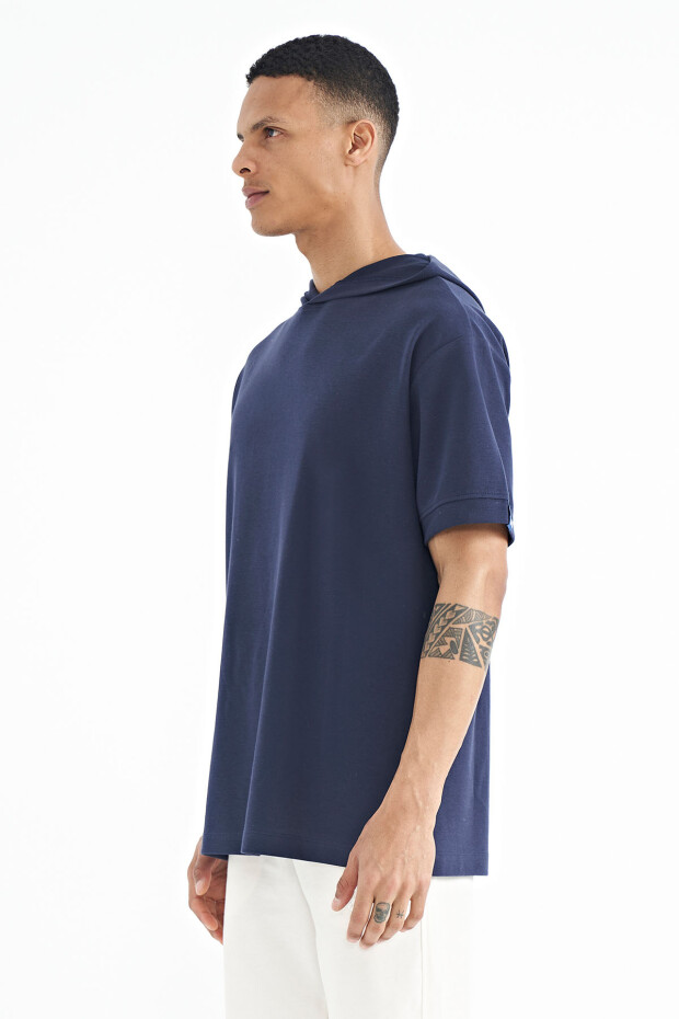 İndigo Kapüşonlu Kol Etiket Detaylı Oversize Erkek T-shirt - 88179