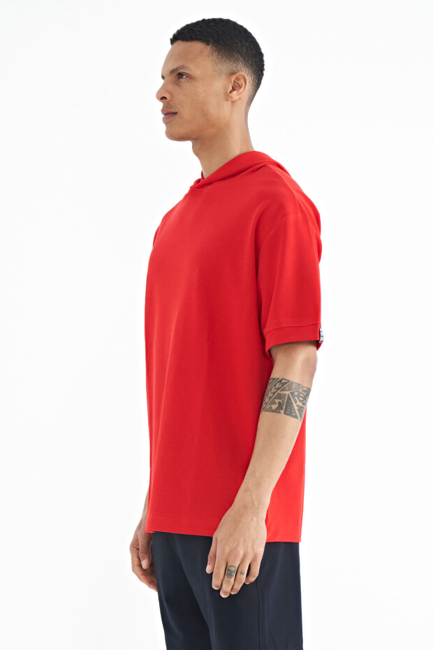 Kırmızı Kapüşonlu Kol Etiket Detaylı Oversize Erkek T-shirt - 88179
