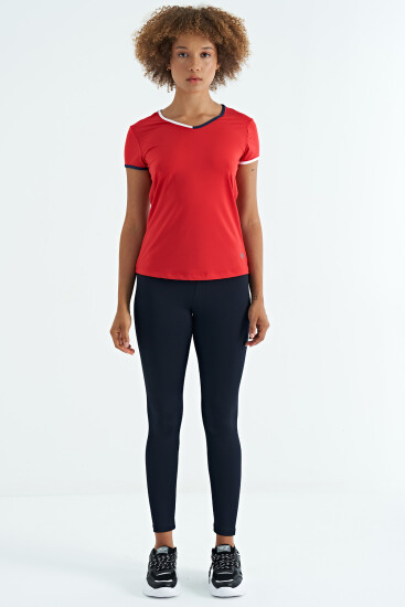 Kırmızı V Yaka Standart Kalıp Kısa Kol Kadın Spor T-Shirt - 97268 - Thumbnail