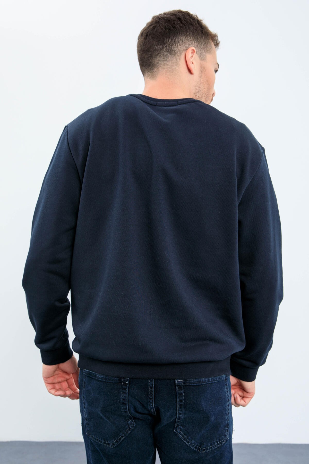 Lacivert Yazı Nakışlı O Yaka Rahat Form Erkek Sweatshirt - 88021