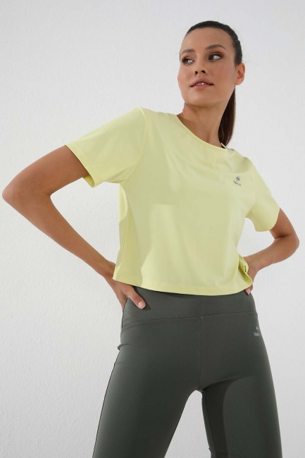 TommyLife - Limon Basic Kısa Kol Standart Kalıp O Yaka Kadın Crop Top T-Shirt - 97143