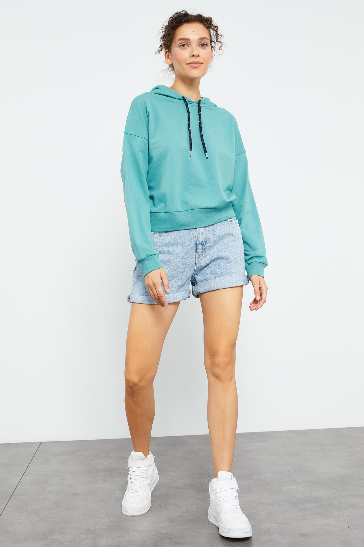 Mint Yeşili Uzun Kol Rahat Form Kapüşonlu Kadın Sweatshirt - 97115