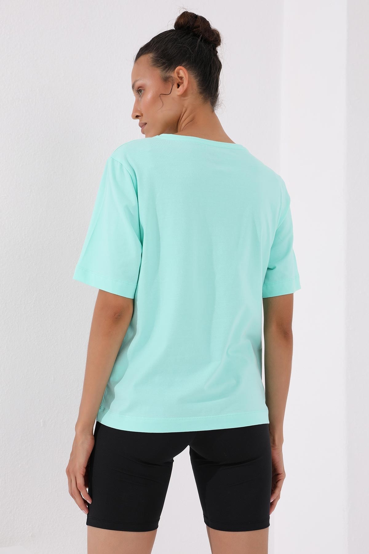 Mint Yeşili Pembe Dikey Yazı Baskılı O Yaka Kadın Oversize T-Shirt - 97138