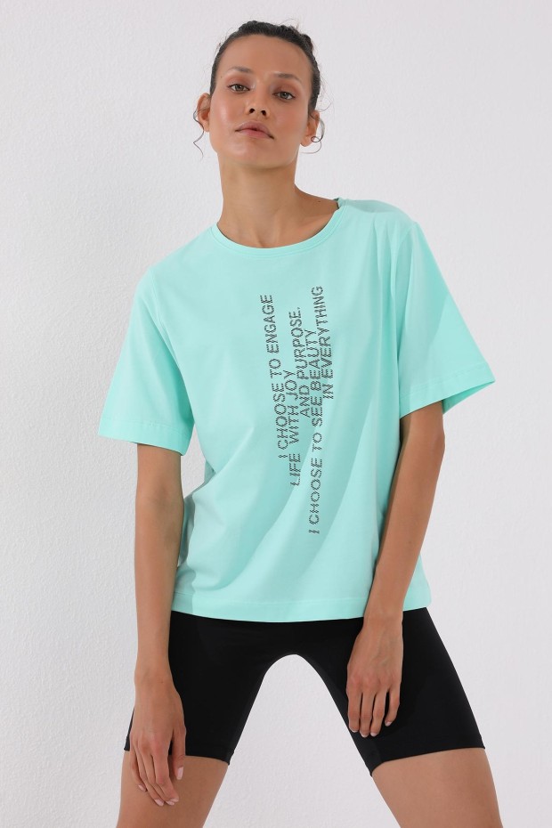 Mint Yeşili Pembe Dikey Yazı Baskılı O Yaka Kadın Oversize T-Shirt - 97138 - Thumbnail