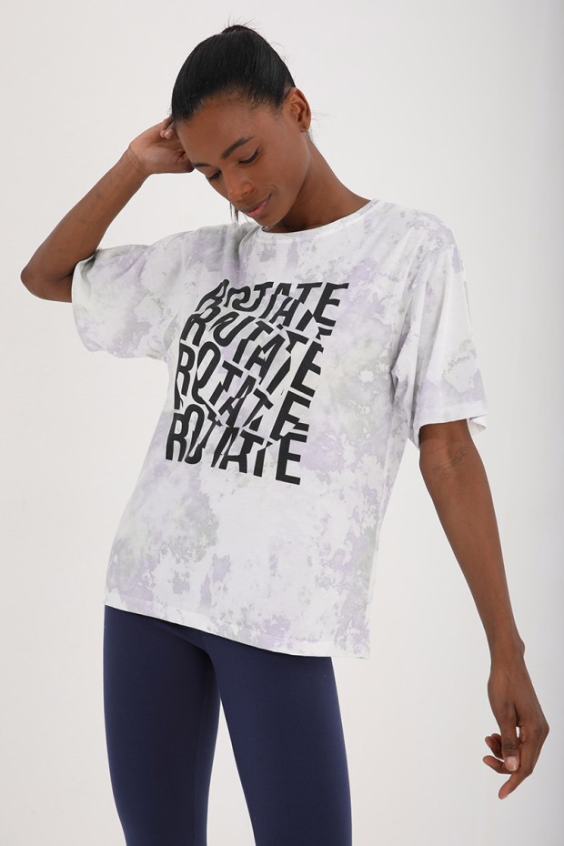 TommyLife - Mor Yazı Baskılı Batik Desenli O Yaka Kadın Oversize T-Shirt - 97126