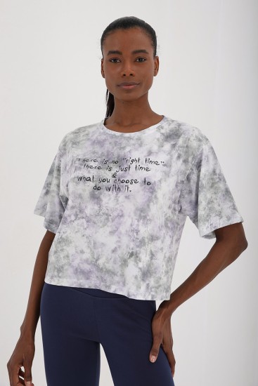 Mor Yazı Baskılı Karışık Batik Desenli O Yaka Kadın Oversize T-Shirt - 97129 - Thumbnail
