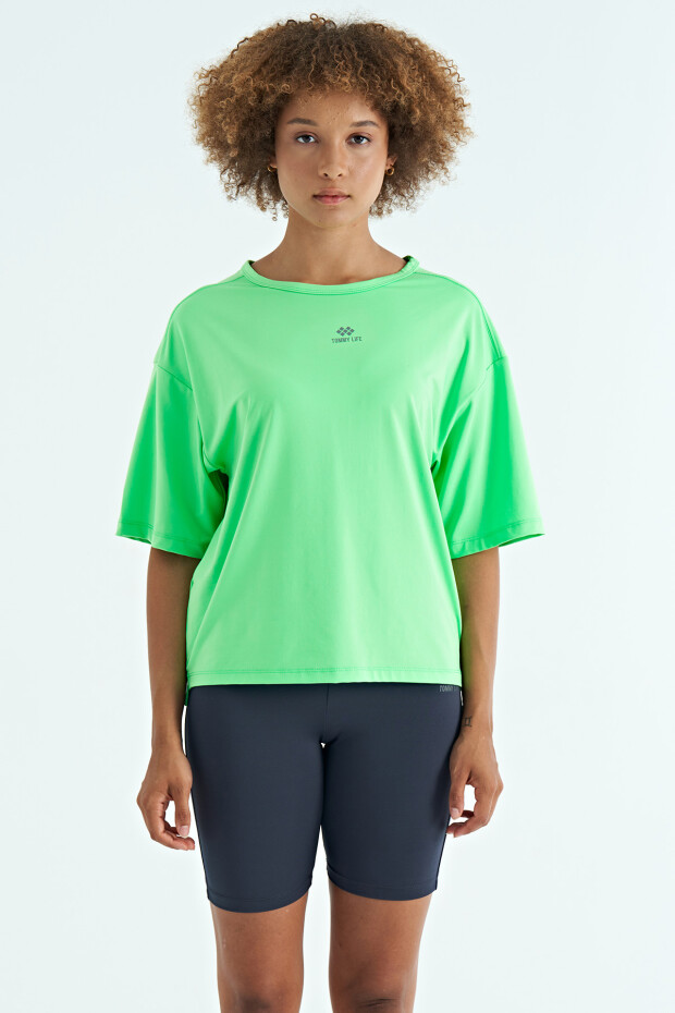 Neon Yeşil O Yaka Baskı Detaylı Oversize Kısa Kol Kadın T-Shirt - 97263