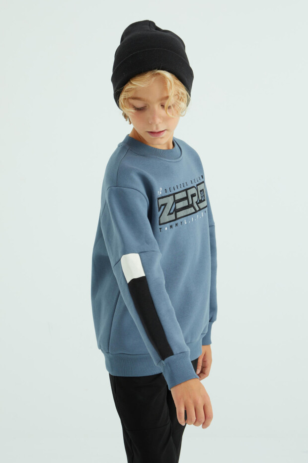 Petrol Yazı Nakışlı Şerit Detaylı O Yaka Standart Kalıp Erkek Çocuk Sweatshirt - 10991