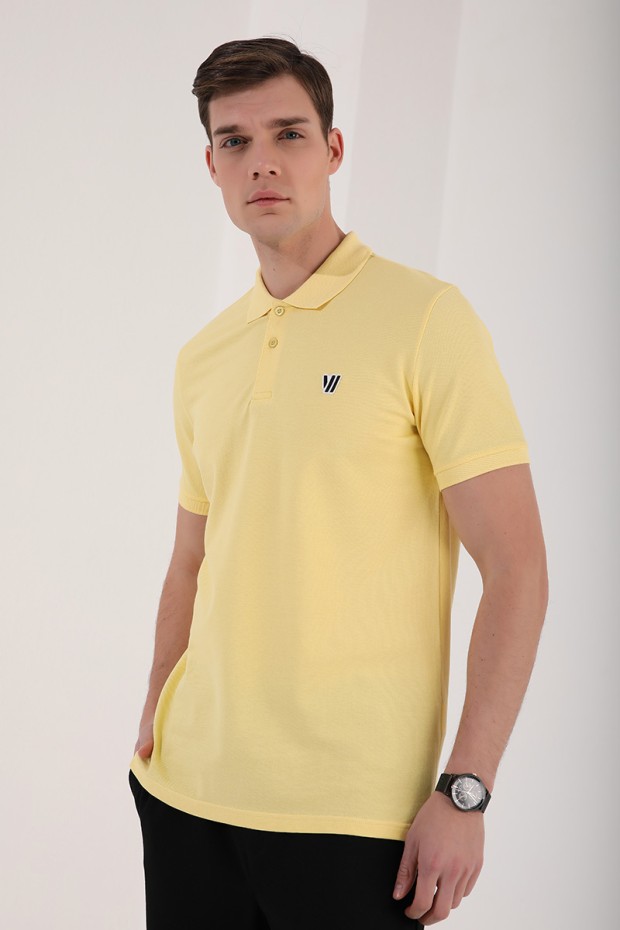 Sarı Basic Göğüs Logolu Standart Kalıp Triko Polo Yaka Erkek T-Shirt - 87768