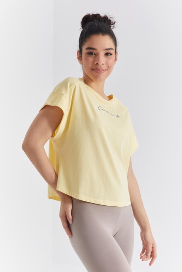 TommyLife - Sarı Minimal Yazı Baskılı O Yaka Oversize Kadın T-Shirt - 97219