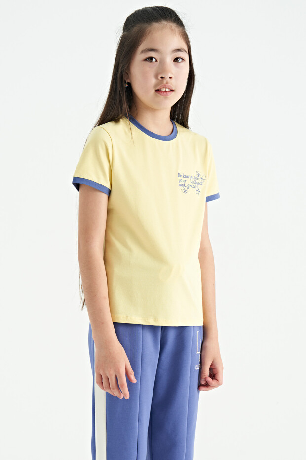 Sarı Minimal Yazı Baskılı O Yaka Rahat Form Kısa Kollu Kız Çocuk T-Shirt - 75110