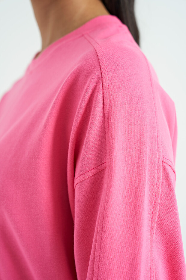 Şeker Pembe Düşük Omuzlu Derin Yırtmaçlı Rahat Kalıp Kadın Sweatshirt - 02136