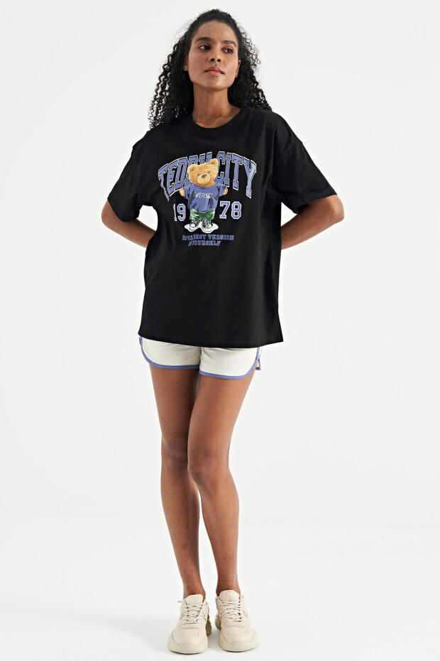 Siyah Ayıcık Baskılı O Yaka Düşük Omuzlu Oversize Kadın T-Shirt - 02182