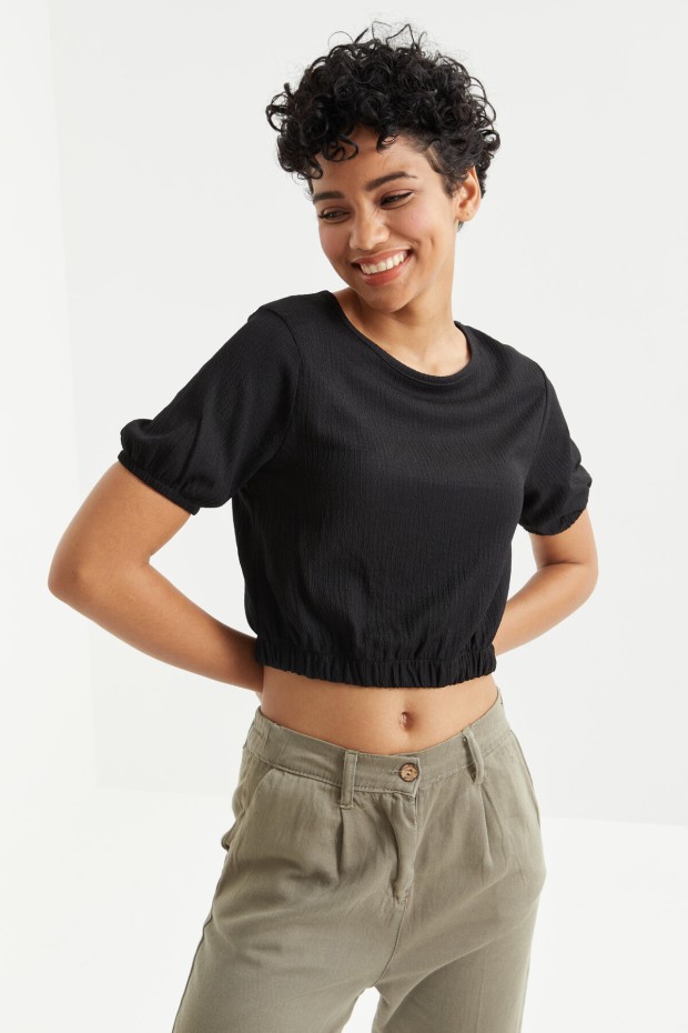 Tommy Life Siyah Balon Kol O Yaka Beli Lastikli Bürümcük Kumaş Kadın Crop Top T-Shirt - 97221. 3 Tommy Life Siyah Balon Kol O Yaka Beli Lastikli Bürümcük Kumaş Kadın Crop Top T-Shirt - 97221. 3