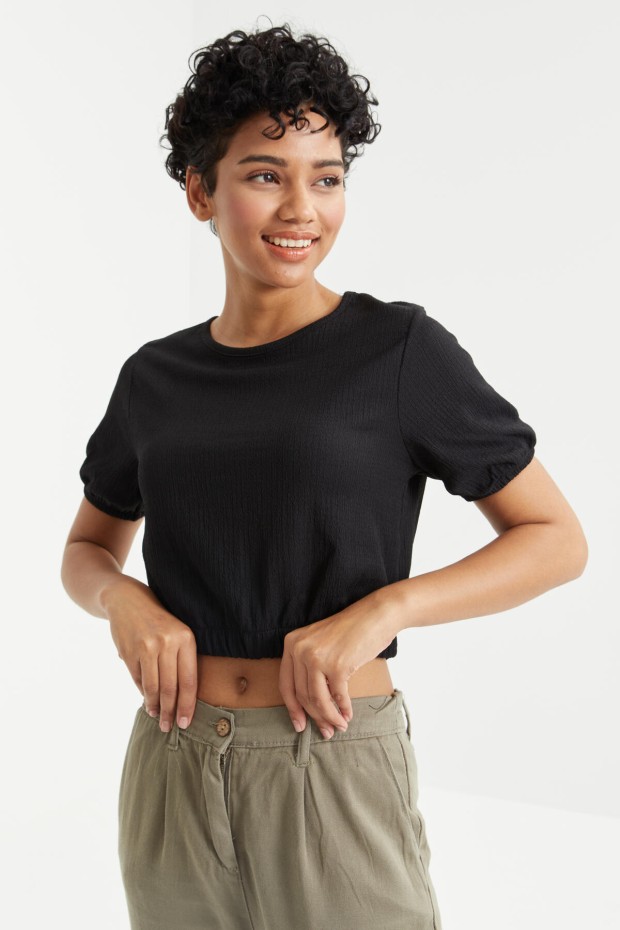 Tommy Life Siyah Balon Kol O Yaka Beli Lastikli Bürümcük Kumaş Kadın Crop Top T-Shirt - 97221. 1 Tommy Life Siyah Balon Kol O Yaka Beli Lastikli Bürümcük Kumaş Kadın Crop Top T-Shirt - 97221. 1