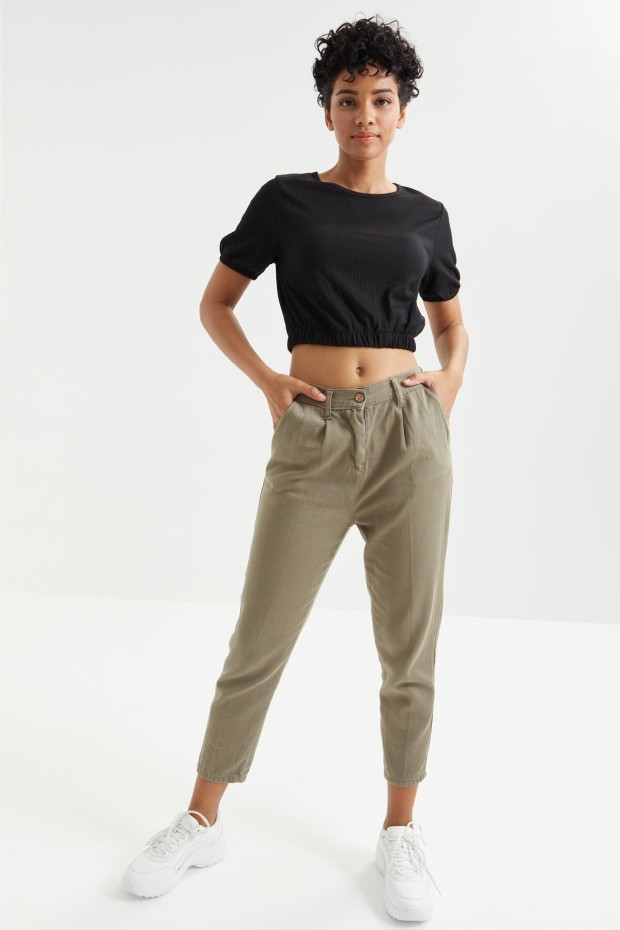 Tommy Life Siyah Balon Kol O Yaka Beli Lastikli Bürümcük Kumaş Kadın Crop Top T-Shirt - 97221. 6 Tommy Life Siyah Balon Kol O Yaka Beli Lastikli Bürümcük Kumaş Kadın Crop Top T-Shirt - 97221. 6