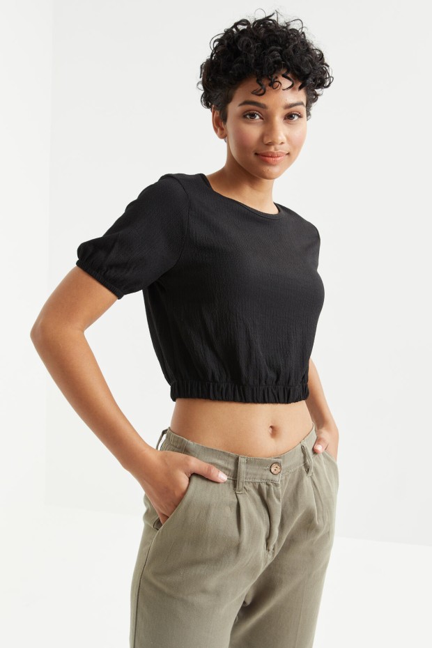 Tommy Life Siyah Balon Kol O Yaka Beli Lastikli Bürümcük Kumaş Kadın Crop Top T-Shirt - 97221. 5 Tommy Life Siyah Balon Kol O Yaka Beli Lastikli Bürümcük Kumaş Kadın Crop Top T-Shirt - 97221. 5