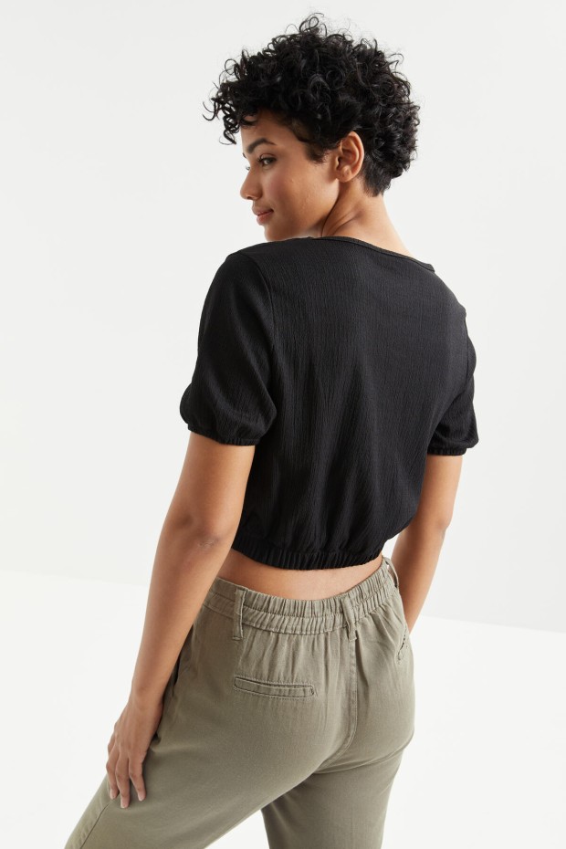 Tommy Life Siyah Balon Kol O Yaka Beli Lastikli Bürümcük Kumaş Kadın Crop Top T-Shirt - 97221. 8 Tommy Life Siyah Balon Kol O Yaka Beli Lastikli Bürümcük Kumaş Kadın Crop Top T-Shirt - 97221. 8