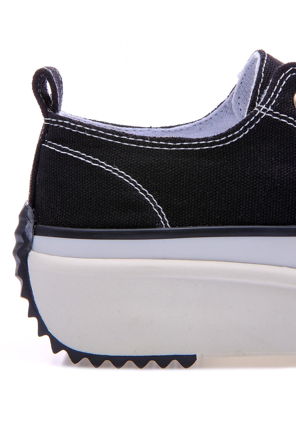 Siyah - Beyaz Bağcıklı Yüksek Taban Günlük Kadın Spor Ayakkabı - 89070