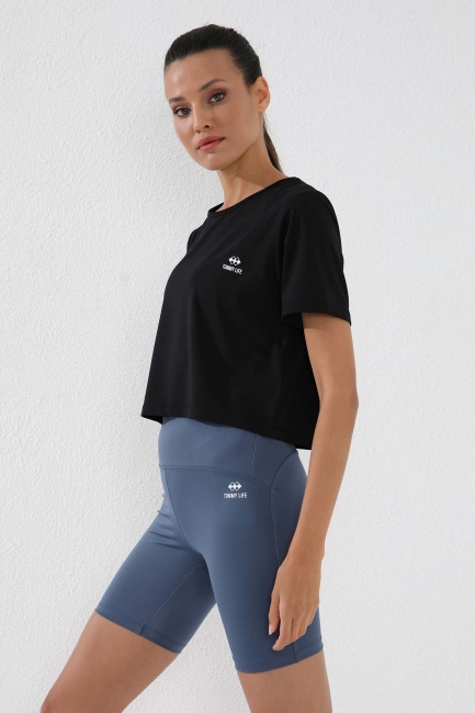 TommyLife - Siyah Basic Kısa Kol Standart Kalıp O Yaka Kadın Crop Top T-Shirt - 97143