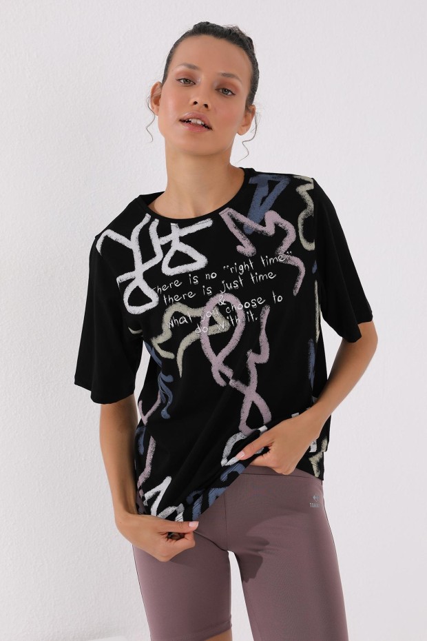 Siyah Karışık Desenli Yazı Baskılı O Yaka Kadın Oversize T-Shirt - 97132