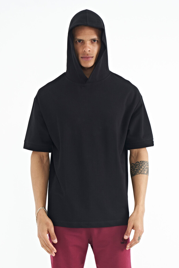Siyah Kapüşonlu Kol Etiket Detaylı Oversize Erkek T-shirt - 88179