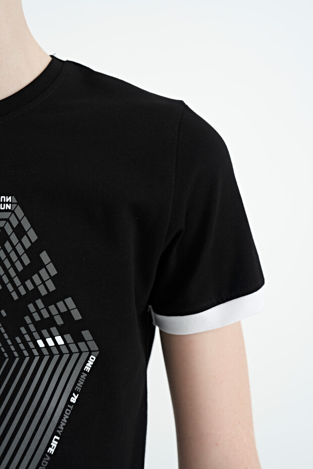 Siyah Kol Ucu Renkli Detaylı Baskılı Standart Kalıp Erkek Çocuk T-Shirt - 11156