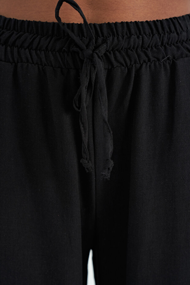 Siyah Nakış İşlemeli Rahat Kalıp Bol Paça Kadın Pantolon - 02288