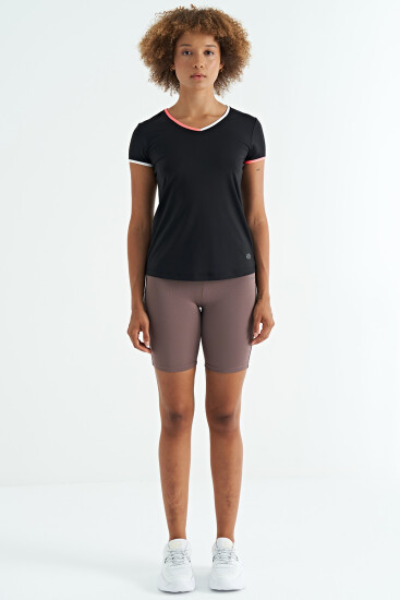 Siyah V Yaka Standart Kalıp Kısa Kol Kadın Spor T-Shirt - 97268 - Thumbnail