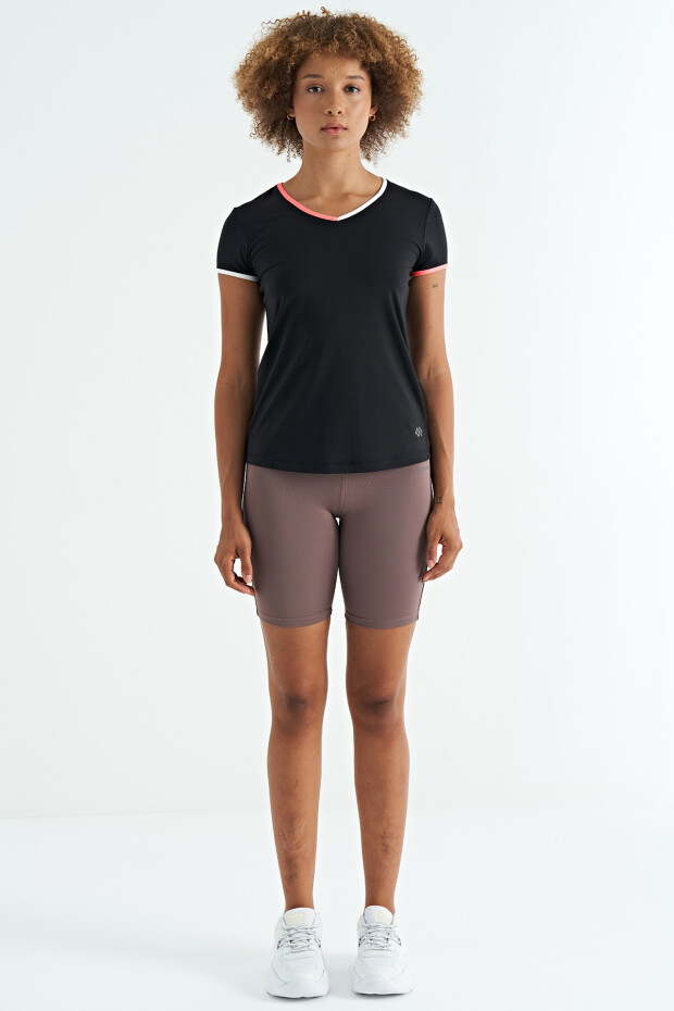 Siyah V Yaka Standart Kalıp Kısa Kol Kadın Spor T-Shirt - 97268