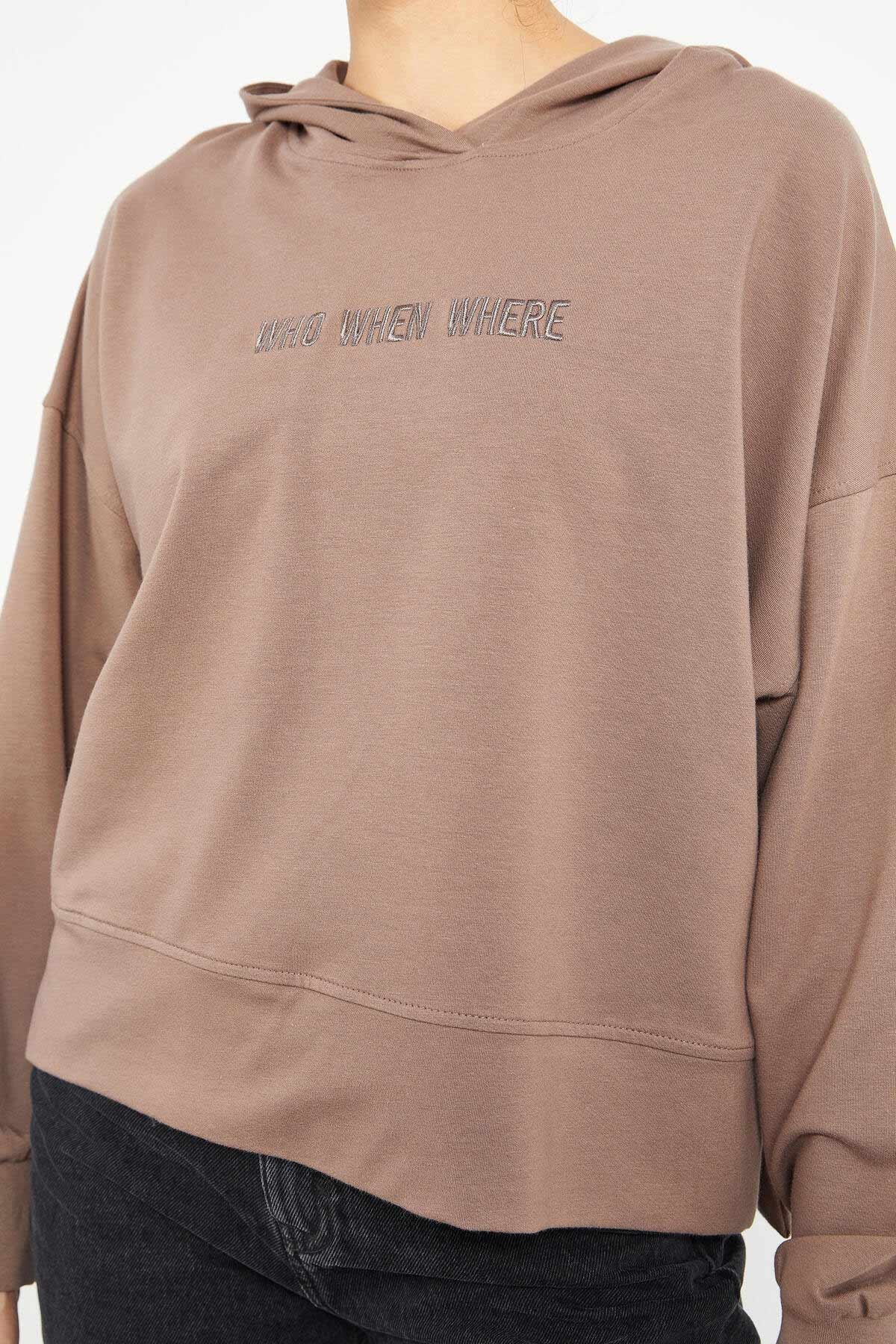 Toprak Yazı Nakışlı Kapüşonlu Basic Kadın Oversize Sweatshirt - 97164
