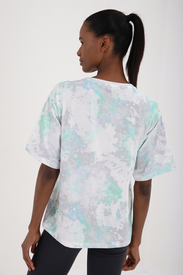 Yeşil Yazı Baskılı Batik Desenli O Yaka Kadın Oversize T-Shirt - 97126