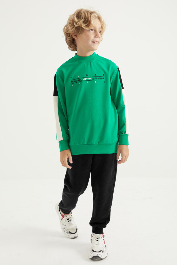Yeşil Yazı Nakışlı Şerit Detaylı O Yaka Standart Kalıp Erkek Çocuk Sweatshirt - 11024